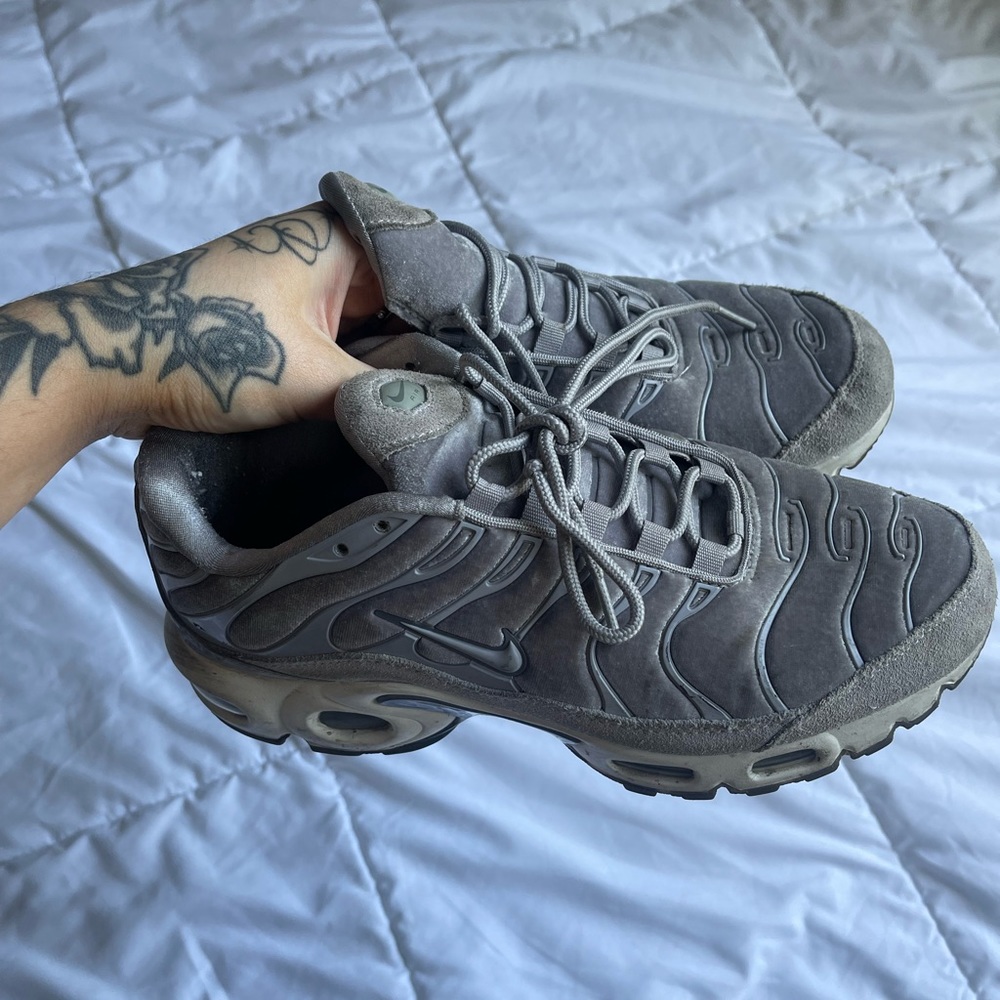 Nike Air Max Plus Velour/Velvet Grey